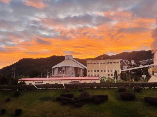 盈江允罕：岑欣俊，作品名：晚霞映照的畫卷_副本